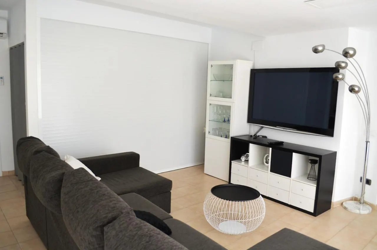 Spacious Apartment In Tarragona + Pool