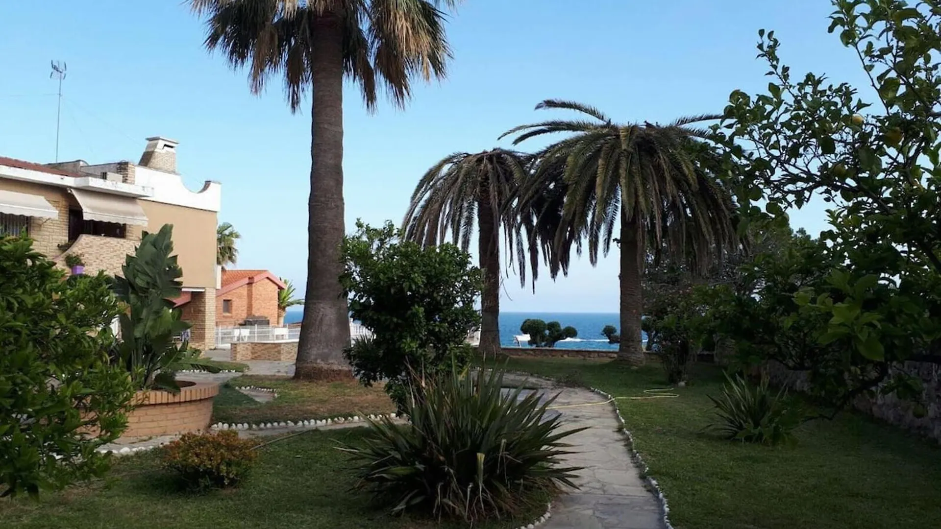 Spacious Apartment In Tarragona + Pool