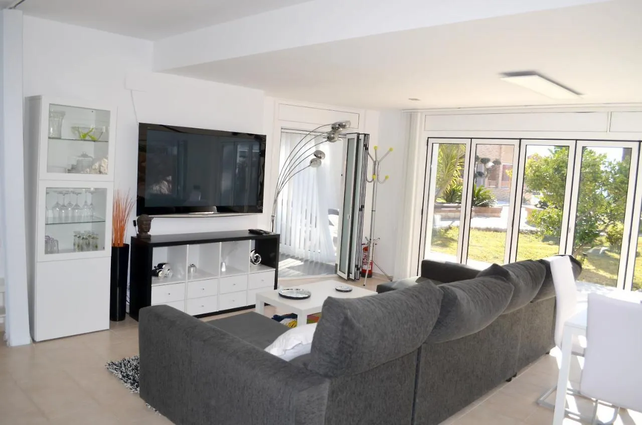 Spacious Apartment In Tarragona + Pool
